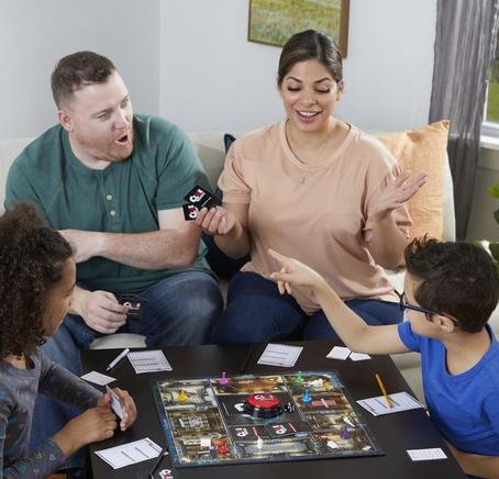 Clue Collection Signature de jeu de société, emballage et composants haut de gamme, jeux familiaux pour enfants et adultes, jeux mystérieux pour 2 à 6 joueurs