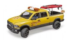 BRUDER - POWER WAGON RAM 2500 POUR MAÎTRE-NAGEUR AVEC FIGURINE, STAND UP PADDLE ET MODULE SON ET LUMIÈRE #02506