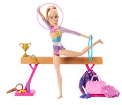 Barbie Voetbalcoach speelset met blonde voetbalcoachpop, leerlingpop en accessoires: voetbal, klembord, doelnet, kegels, bank en meer, voor kinderen vanaf 3 jaar